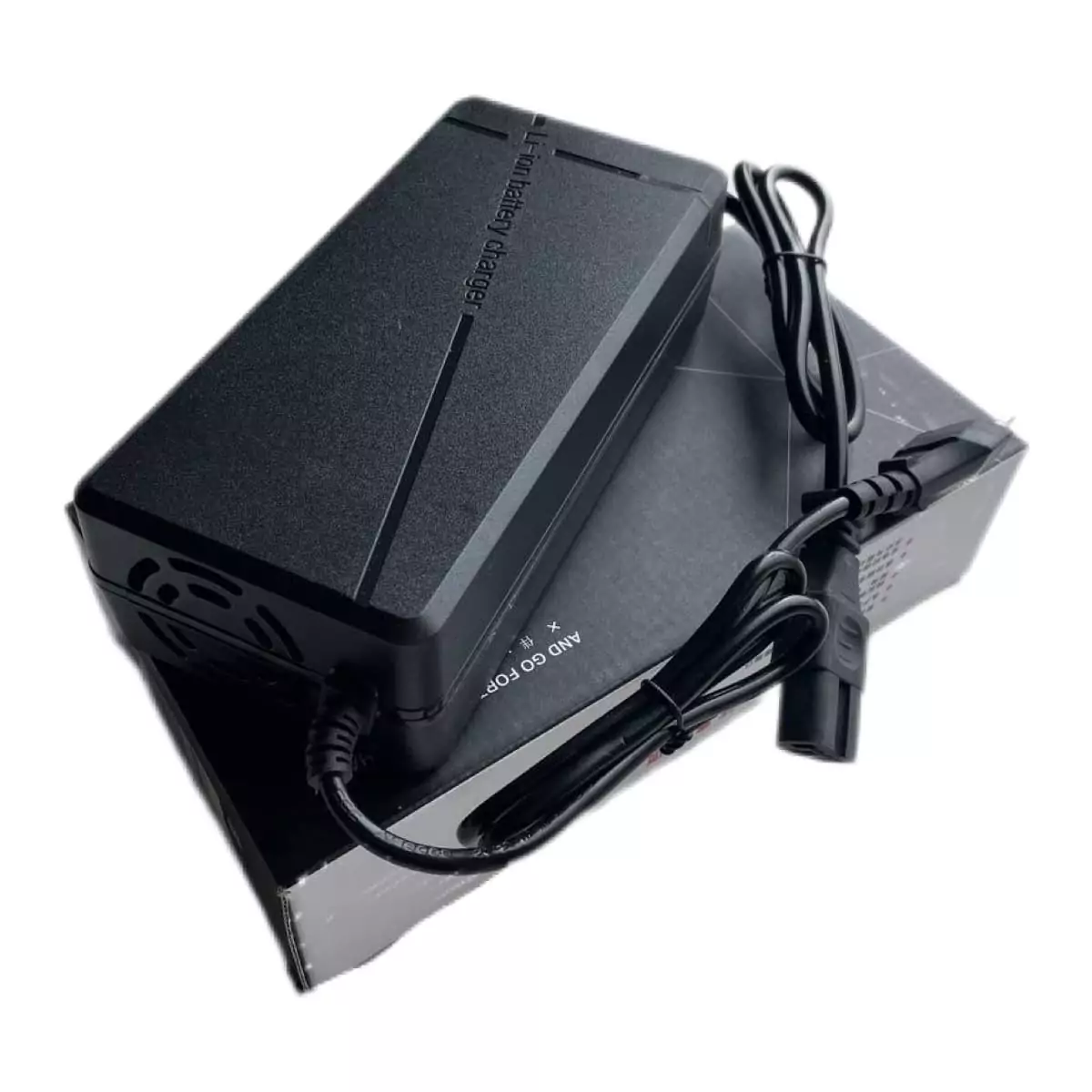 Зарядное устройство 60V 5A DC5,5*2,5/C13 connector/GX12M (67,2V) Зарядное устройство 60V 5A DC5,5*2,5/C13 connector/GX12M (67,2V) — изображение 3